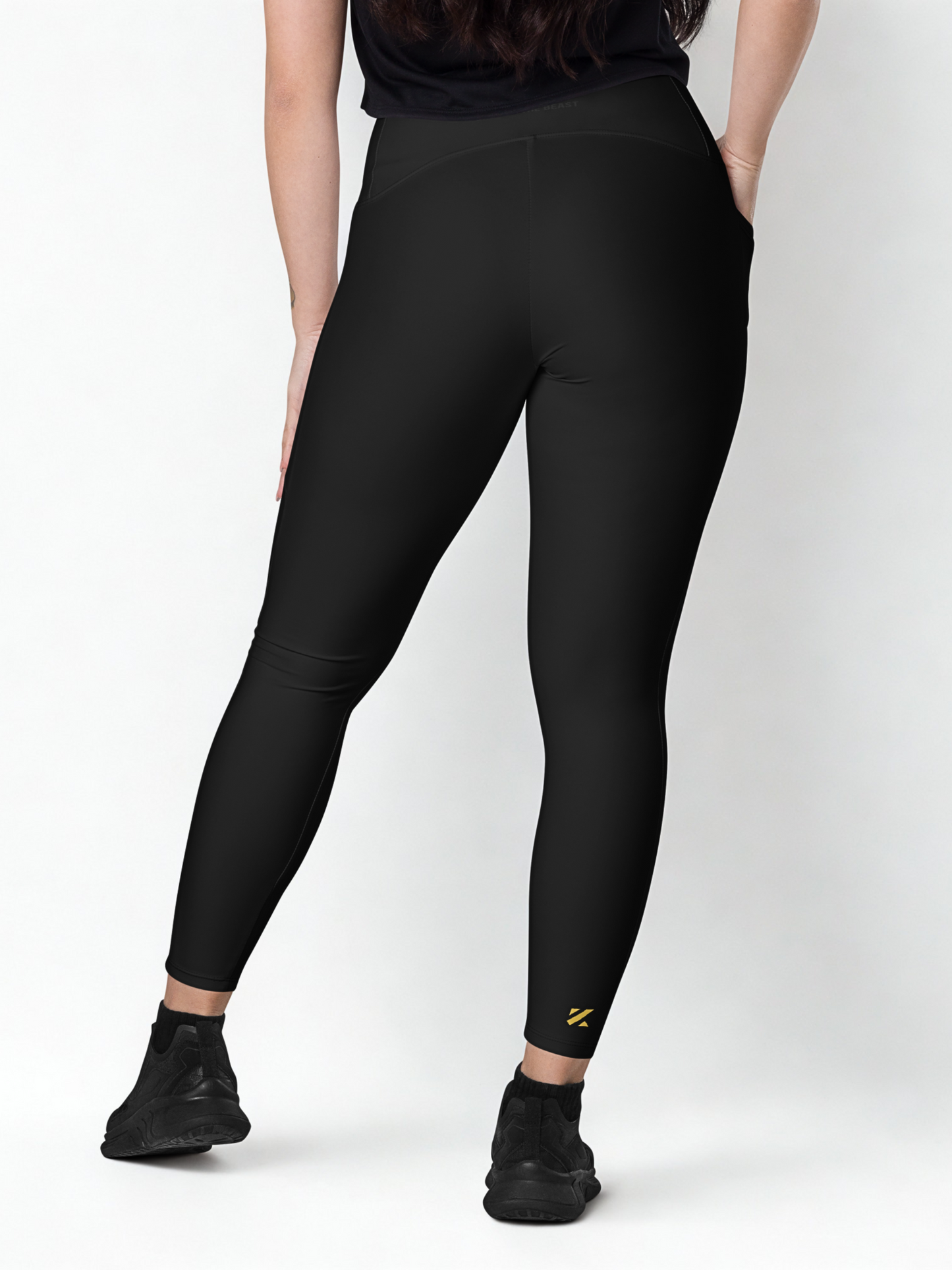 INFINITY LEGGING · DEEP BLACK