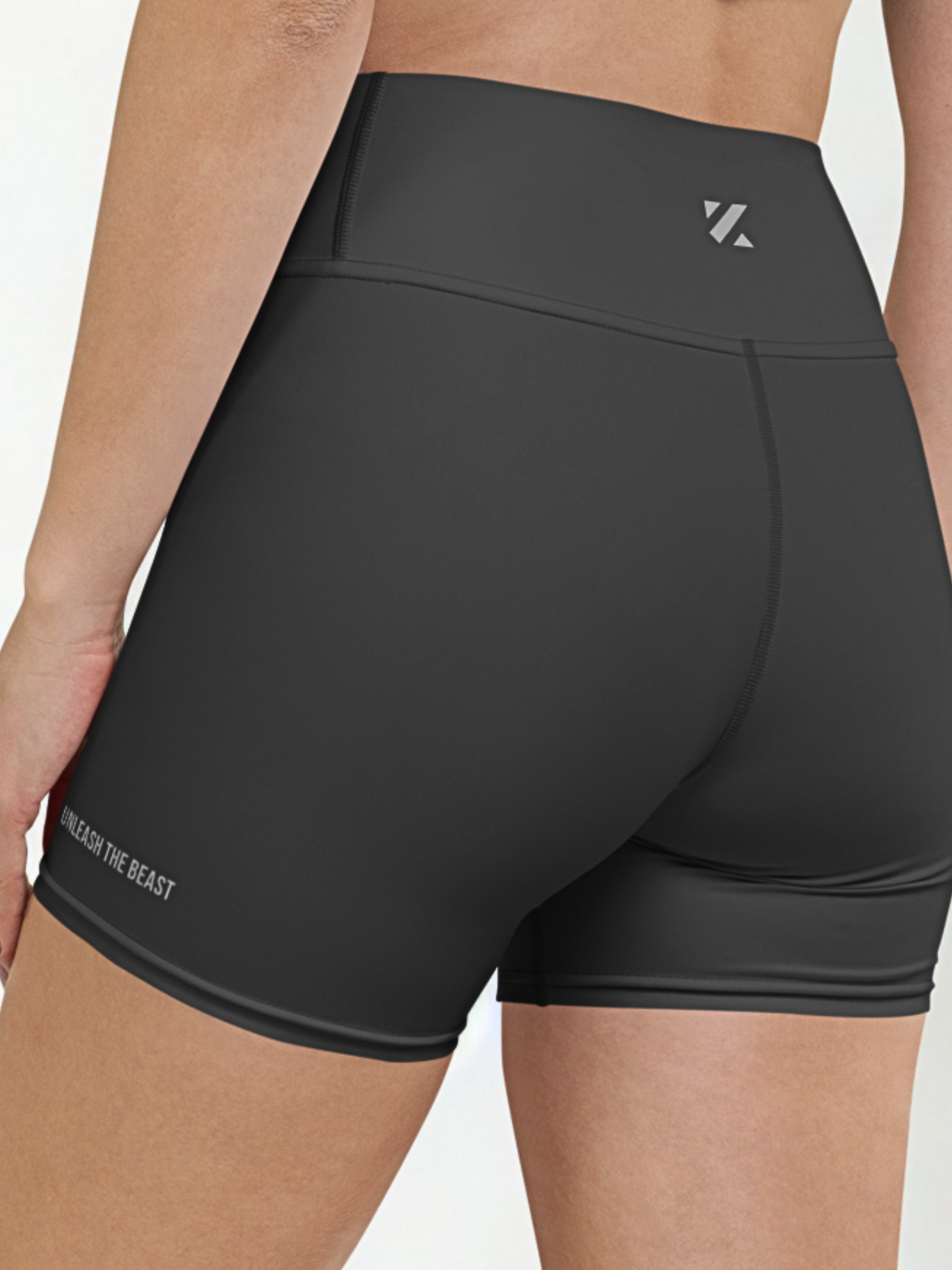 ESSENZA SHORT · CHARCOAL GREY